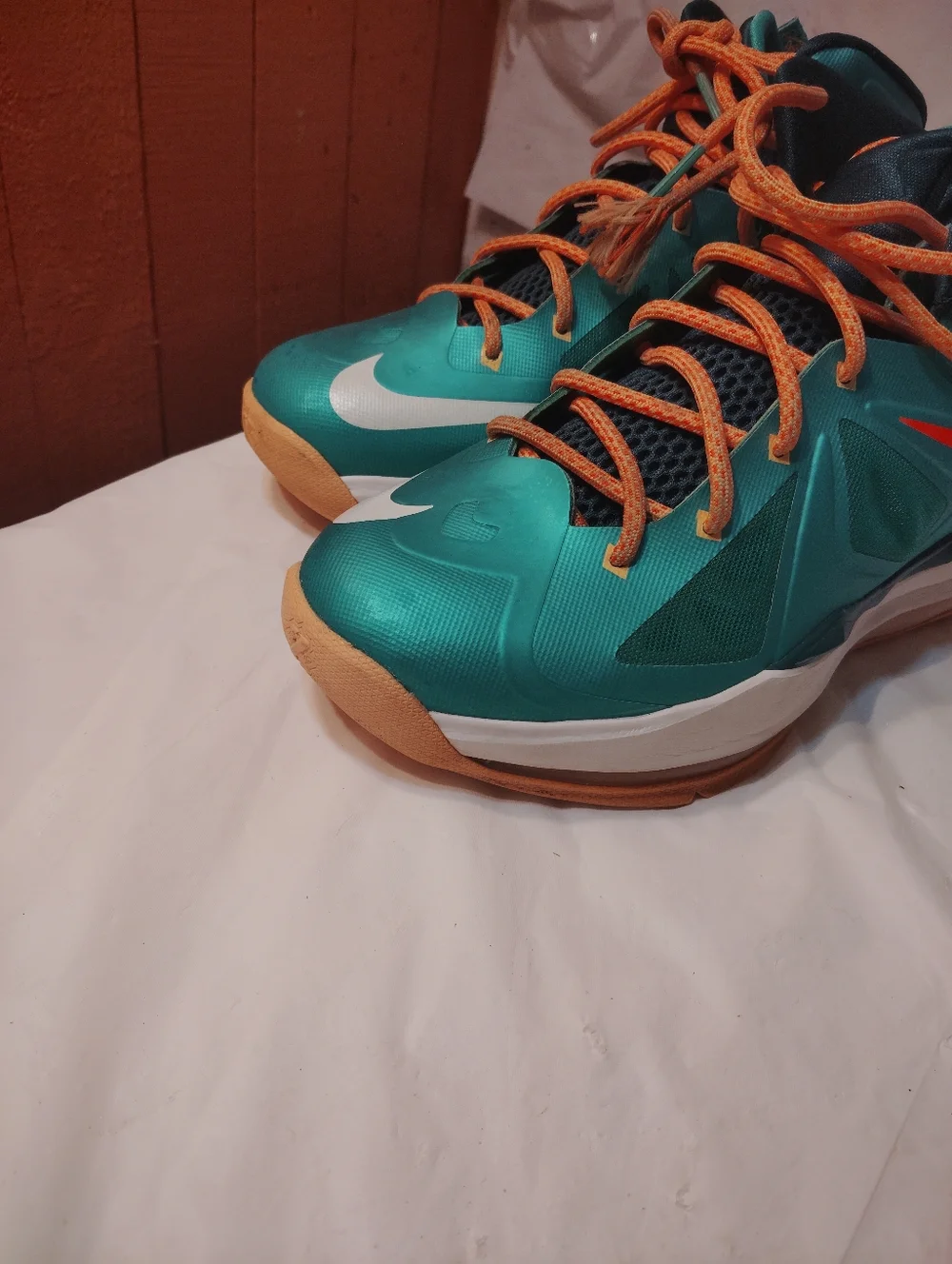 Nike LeBron X Miami Dolphin Atomic Teal Basketball Shoes Sz 4.5Y